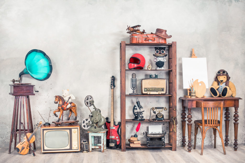 Home decorating ideas on a budget: display collectibles