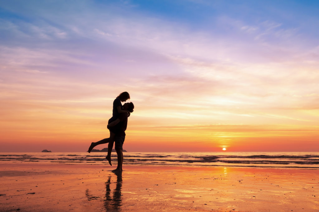 watching the sunset is the best cheap date idea