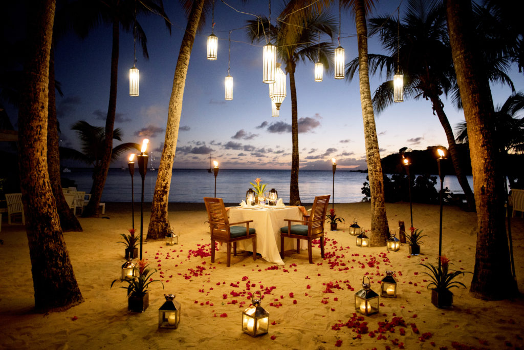 for a cheap date idea, pack a picnic for a park or beach