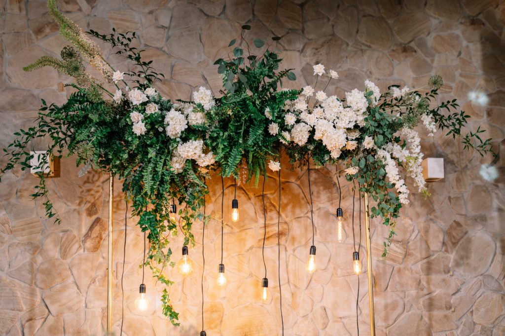 Wedding flower and decoration costs | Swoosh Finance