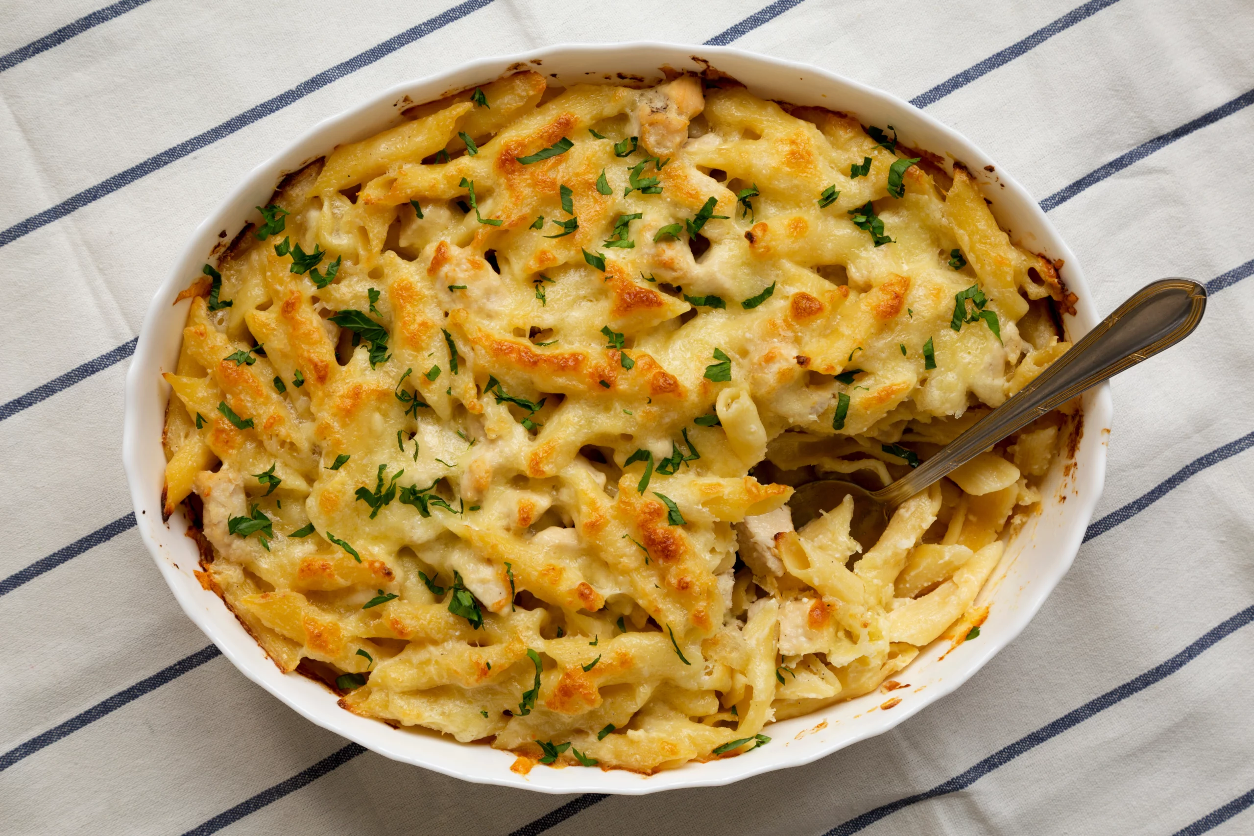 cheap easy dinners with chicken; creamy french onion chicken pasta bake | Swoosh Finance 