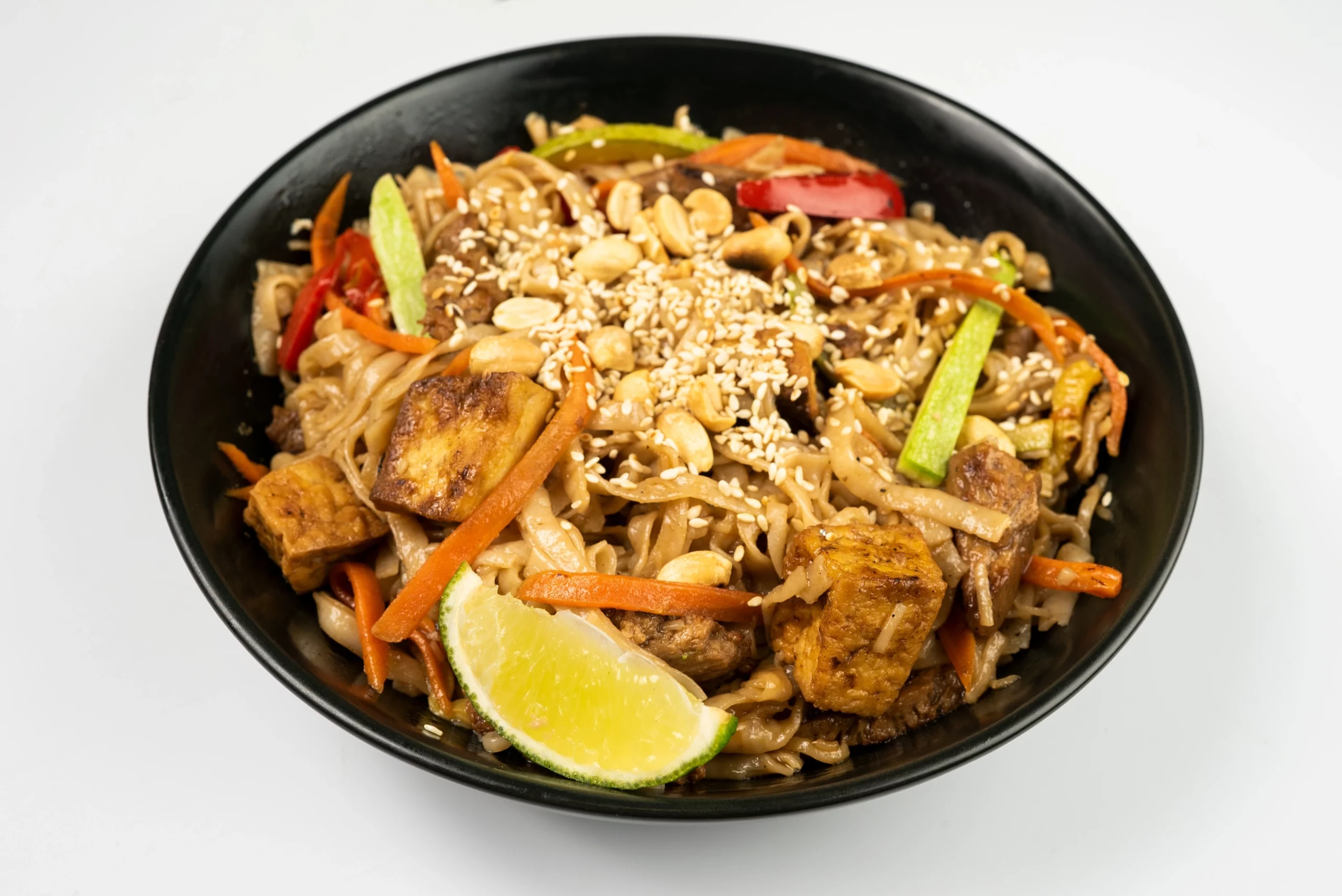 easy cheap dinners to cook; vegetarian pad thai | Swoosh Finance 