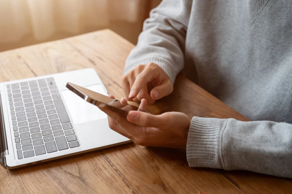Check reviews to find a good payday loan company | Swoosh Finance