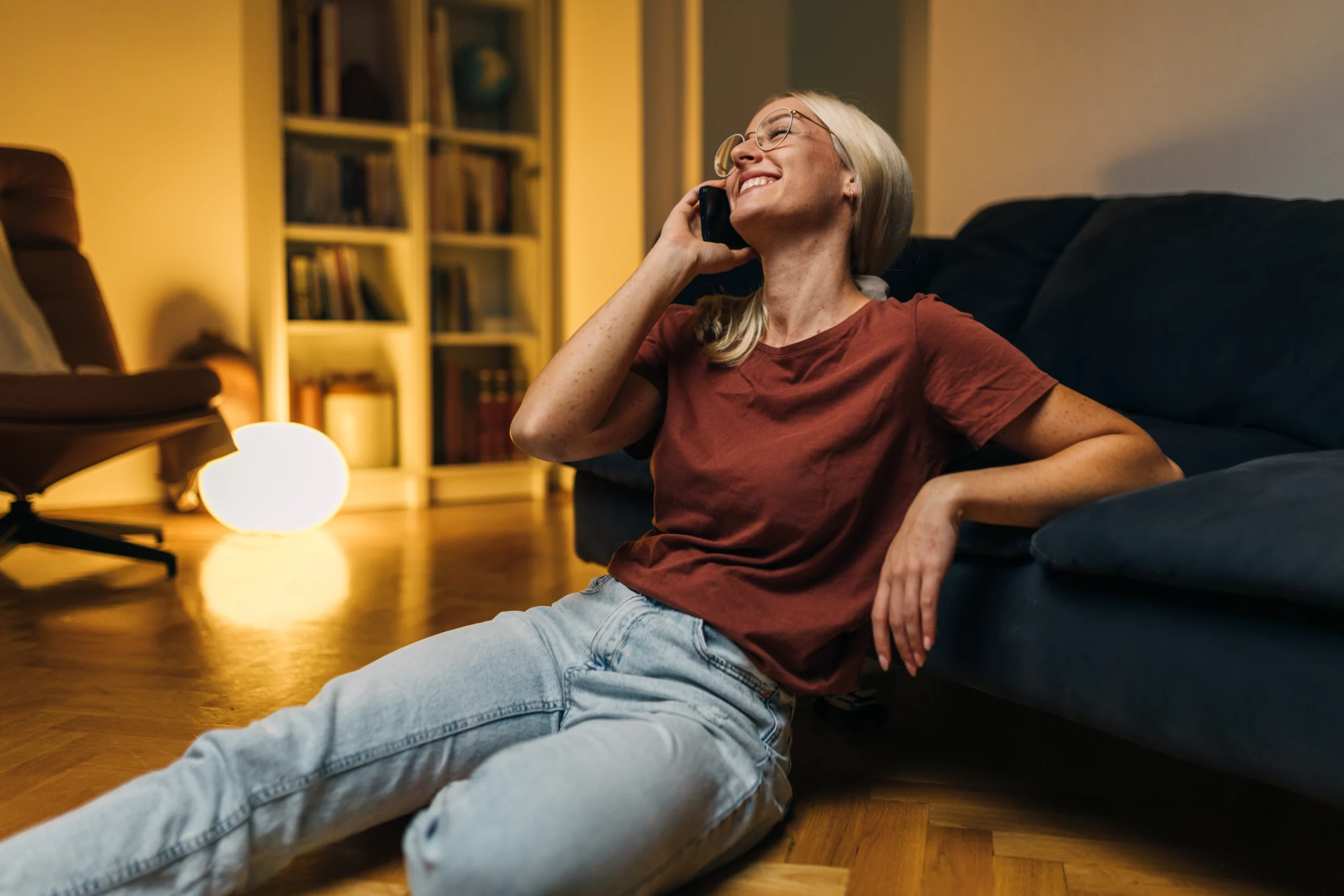 no spend weekend ideas: call a loved one on the phone | Swoosh Finance