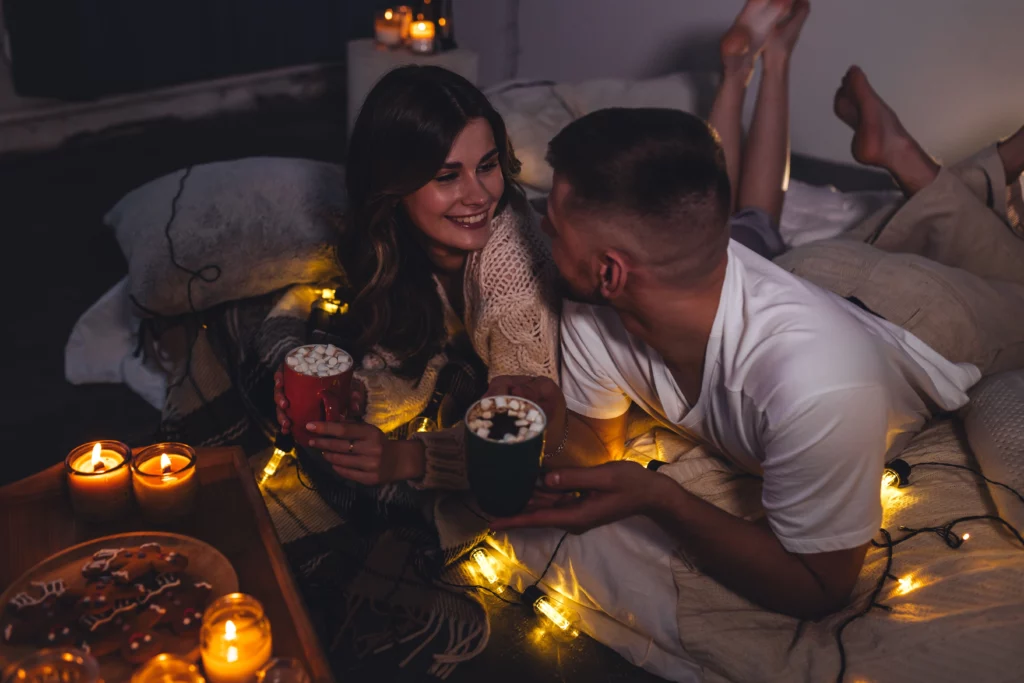 Cheap romantic date idea: DIY movie night | Swoosh Finance