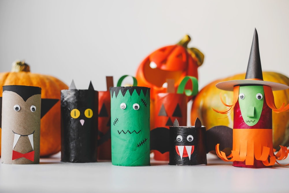 DIY toliet paper monsters that you can make with the kids.