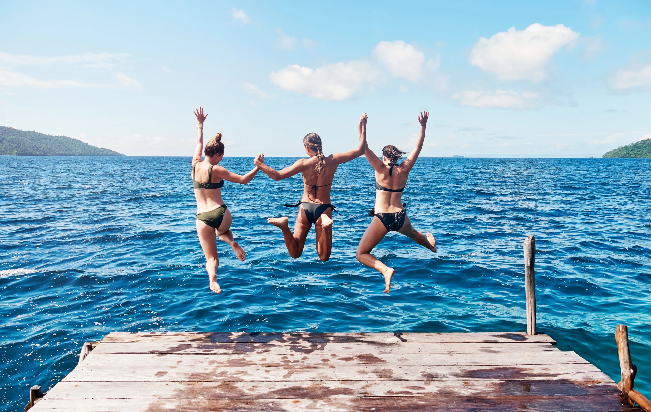 Budget girls' weekend idea: hire a houseboat | Swoosh Finance