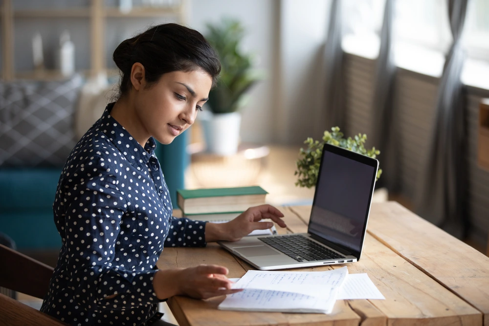 A personal can help uni students | Swoosh Finance